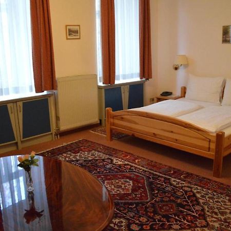 Hotel Pension Walzerstadt Wenen Buitenkant foto