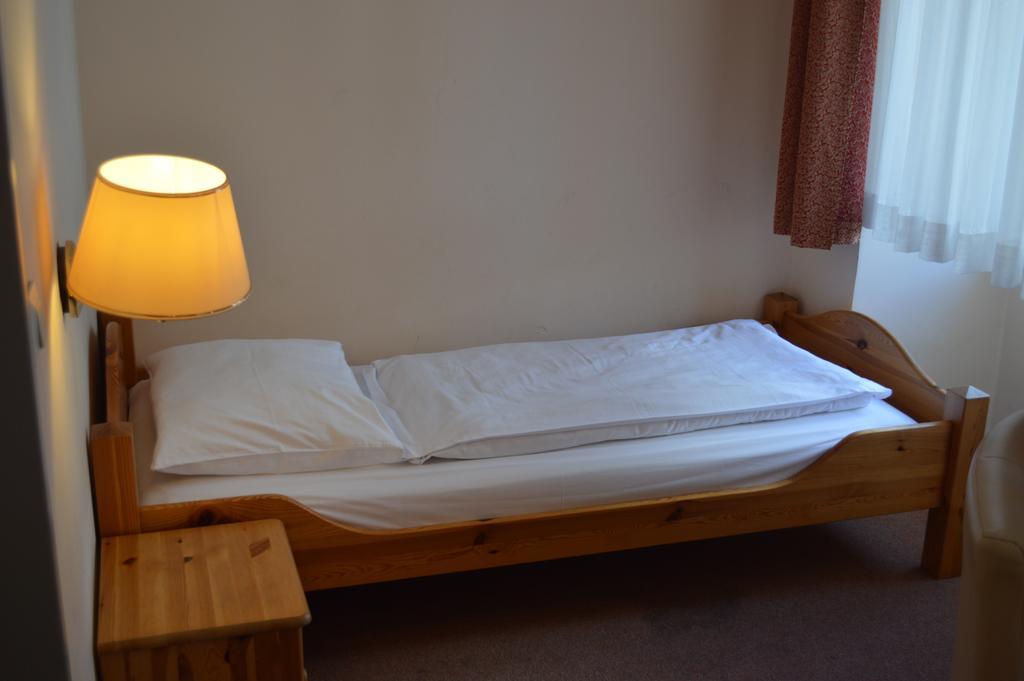 Hotel Pension Walzerstadt Wenen Kamer foto