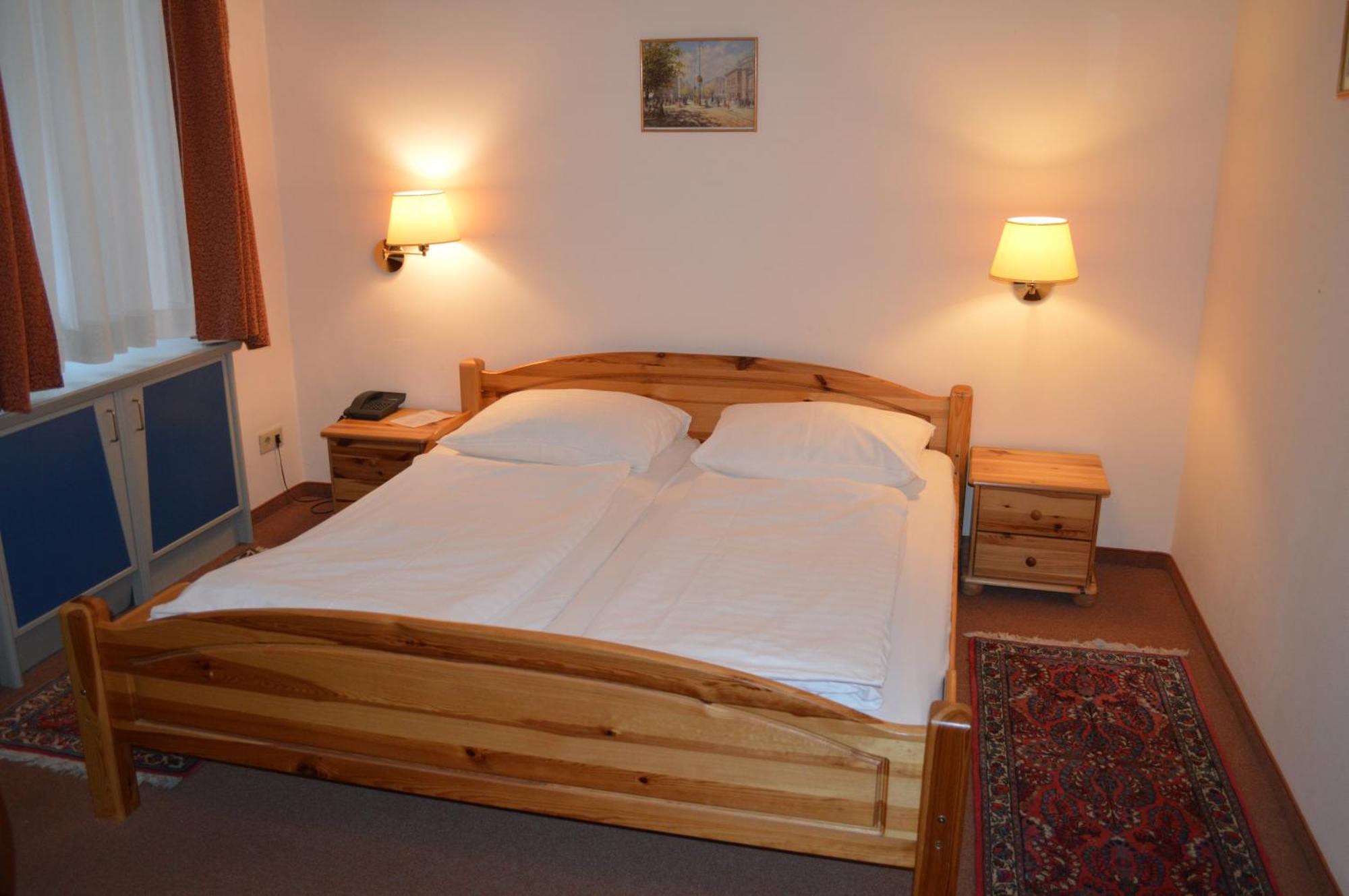 Hotel Pension Walzerstadt Wenen Kamer foto