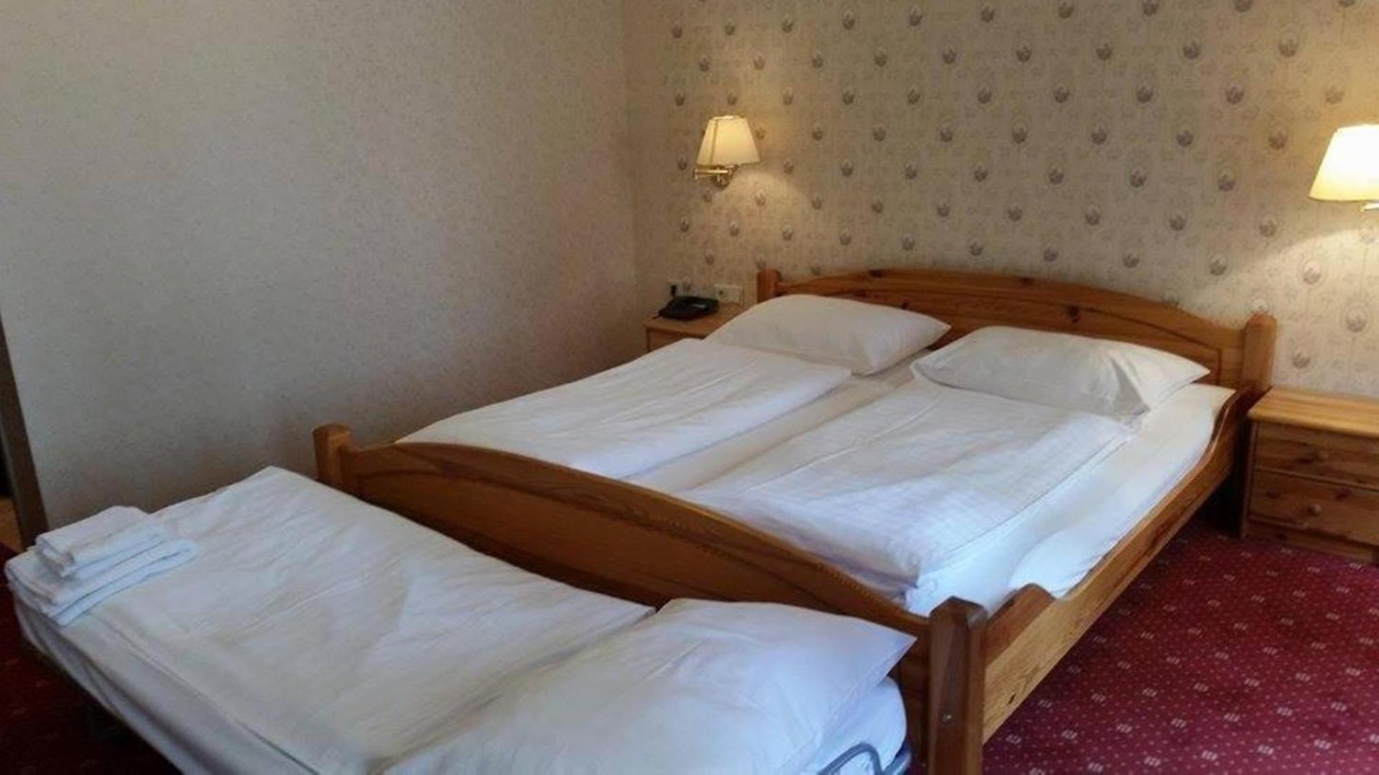 Hotel Pension Walzerstadt Wenen Buitenkant foto